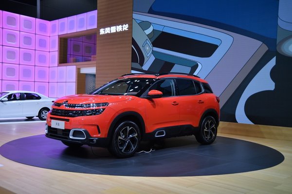 ���ݡ����L(f��ng)�l(f��)  �|�L(f��ng)ѩ�F��SUV���ݔyȫϵ�����Wҫ�V��܇չ-�D2