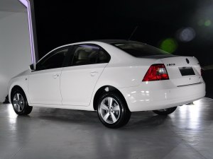 ˹���_(d��)�Ϻ���˹���_(d��)��J2013�� 1.4L �ք�(d��ng)��(l��)�x��