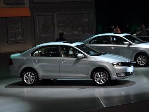 ˹���_(d��)�Ϻ���˹���_(d��)��J2013�� 1.4L �ք�(d��ng)��(l��)�x��