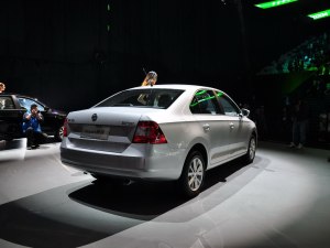 ˹���_(d��)�Ϻ���˹���_(d��)��J2013�� 1.4L �ք�(d��ng)��(l��)�x��