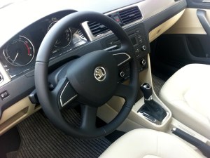 ˹���_(d��)�Ϻ���˹���_(d��)��J2013�� 1.6L �Ԅ�(d��ng)��(y��u)�x��