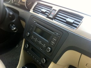 ˹���_(d��)�Ϻ���˹���_(d��)��J2013�� 1.6L �Ԅ�(d��ng)��(y��u)�x��