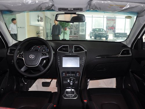 ������܇(ch��)(����)  2.0T �Ԅ�(d��ng) �п��_(t��i)���w