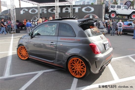 ����֮Ы SEMA�ϵķƁ���500 Abarth���b SEMA���Ɓ���500 Abarth����܇���b