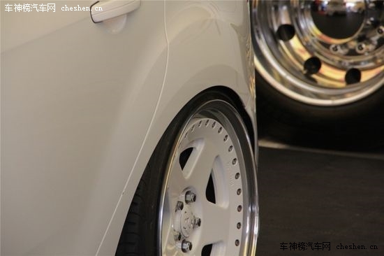 ����ɫ���鹝(ji��) SEMA�ϵĸ��ظ���˹ST���b SEMA,���ظ���˹ST,��܇���b