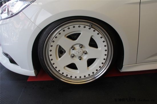 ����ɫ���鹝(ji��) SEMA�ϵĸ��ظ���˹ST���b SEMA,���ظ���˹ST,��܇���b