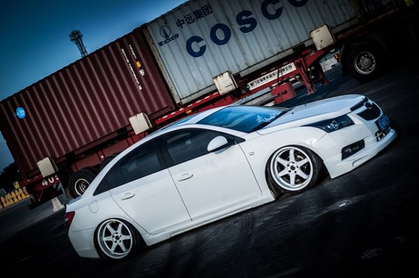 �װl(f��)ħŮ��ƽ��Ь ѩ���m����Ɲ���^���b