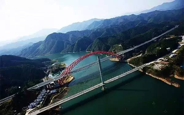 ���\�C����ӭ�����¡�������ʲô�ɫ�ģ�