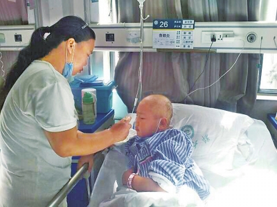 ����11�q���؃�ͯ����Ѫ��ĸ�H�W(w��ng)�ό�(xi��)������