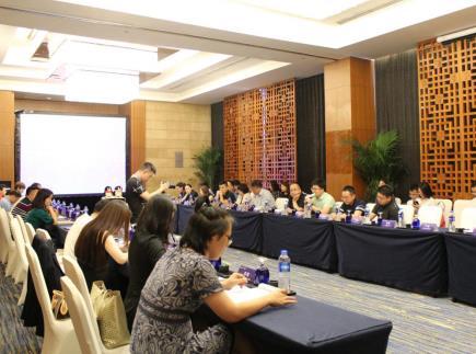 �vӍ�ǻ�����ͯ�����Rܲ�꣺�ҡ�У�����Ӯa(ch��n)������(d��ng)