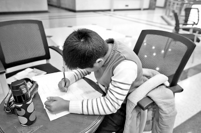 霧霾“紅警天”多地中小學(xué)緊急停課 遭部分家長(zhǎng)抱怨