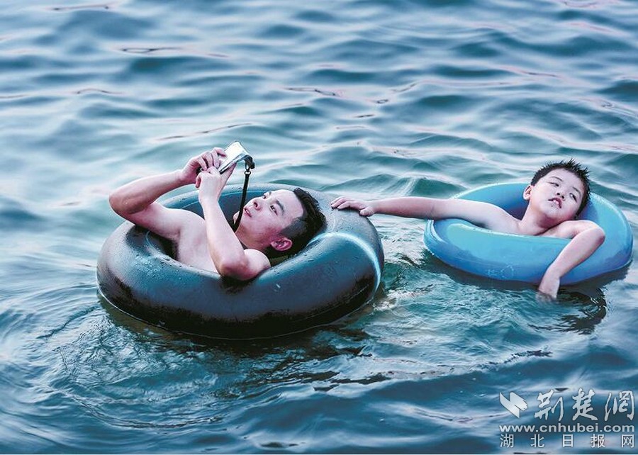 �Еr(sh��)�����ֲ�������������߀���֙C(j��)�����ǡ����^����(ch��ng)�^�Ĺ����ˆT�Խo��һ�l���ѣ�ˮ�������(xi��ng)Ŀ��Ҫ����İ�ȫ���R(sh��)�������ӵļ��L(zh��ng)��ԓע�⣬��Ҫ���˵��^���֙C(j��)��ҕ��������o(h��)���Լ��ĺ����������֙C(j��)����������Ҳ����F(xi��n)��(sh��)������Ҫ�� �D�飺�|������һ�������^�塱���ڌ������֙C(j��)