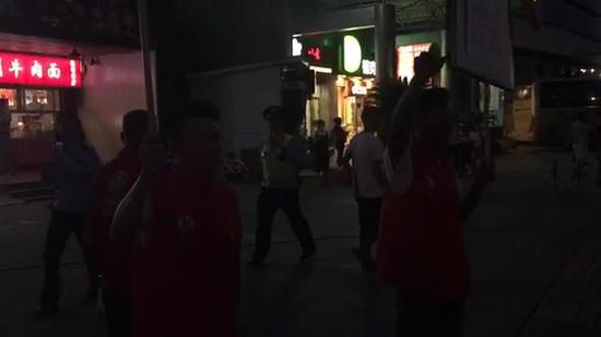 ������ֹӛ���x�_�r(sh��)�����T�ѵ��_(d��)�ĵ��ο��ѽ�(j��ng)�����ꮅ�ȴ����l(f��)ȥ�Ƶ���ǽ���ǰ����܇վ���C(j��)��(ch��ng)��