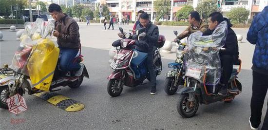 �������_�ŕr�������F�Ƶ�܇�����M(j��n)У�@