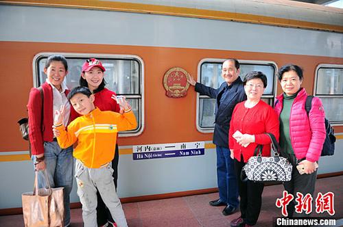 �D���Ї������ο��ڒ����Ї����յ�܇��ǰ��Ӱ������<a target='_blank'  _fcksavedurl='http://www.chinanews.com/'><p class=