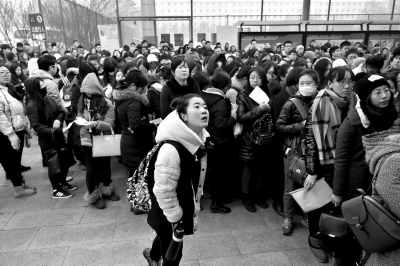 �����������������b�W(xu��)Ժ�ڶ��̌W(xu��)�ǿ��c�������ȴ��M(j��n)�뿼�������A�r��ӛ������z