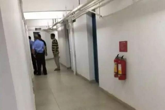 �������麣��Уһ��Ů������������ ��������