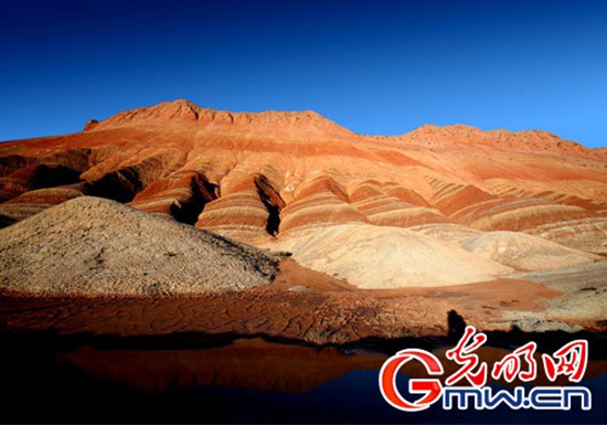甘肅張掖丹霞地貌形成于200萬(wàn)年前