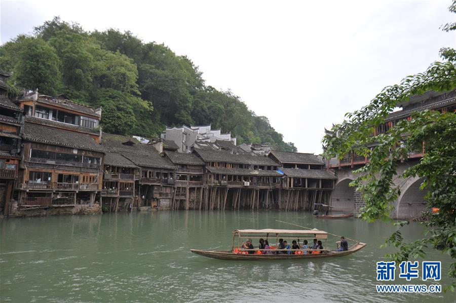 �����(hu��)����1���P�˹ųǌ��ڡ���һ�����g���L(zh��ng)���c(di��n)�_(k��i)�ŕr(sh��)�g