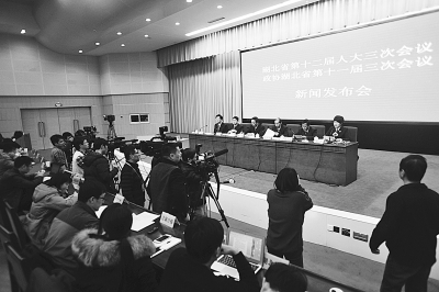 �������������ɕ����׈����l(f��)�����۽������κ������O(sh��)����