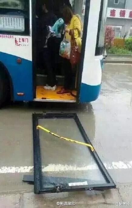 ��h�����˿ͱ��M ܇ǰ�T�B�򎧲������D��(�D)