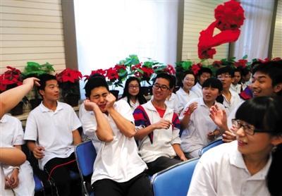 公安部交管局發(fā)通知:高考運(yùn)試卷車輛優(yōu)先通行(00:00:00)