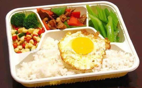 網(wǎng)上高大上網(wǎng)下臟亂差 網(wǎng)絡(luò)送餐被批“兩張皮”