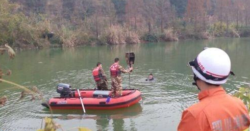 Ů�Ӵ��߸�Ь�_܇��������