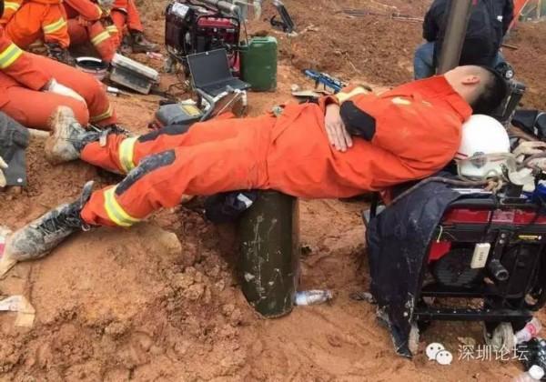 深圳這幾天最讓人淚濕眼眶的40個瞬間