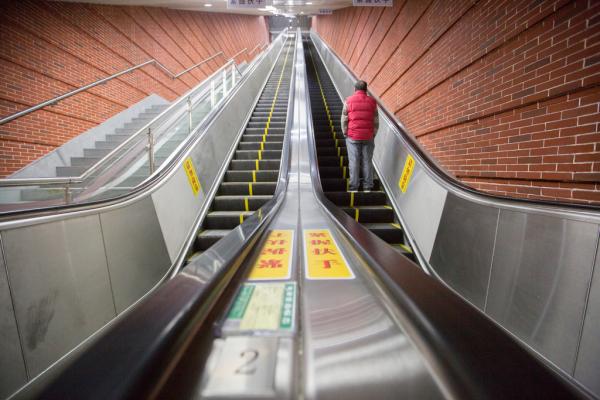 2015�꣬ȫ�����l(f��)������¹�58��������46�ˡ� �삥�x �����Y��