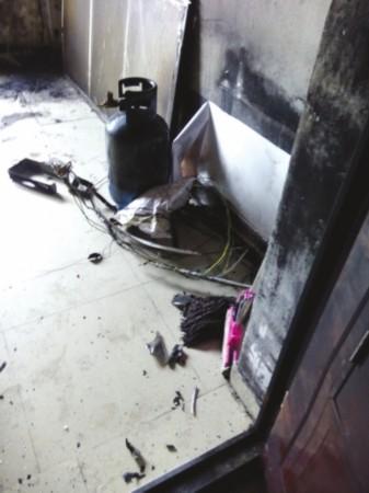 ����һ���������� 90��Ů��ͷQ���P(gu��n)늴��L(f��ng)���l(f��)