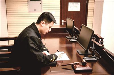 �����S�M��������Ҳ��Ҫ�֓��ǸеĬF(xi��n)��(sh��)��������������y�Խ�Q����ĺ��֮�n�����ٌ����I(y��)�����غ͌������g�����������ܵ���(y��n)�ؿ��(y��n)�����@��ԭ���ʡ�߼�����Ժ���������o���е�һ�΃�(n��i)����2��24�գ������k�������һ���o���m(x��)����2001����2016����������15�������н�H4000��Ԫ�������x���oȥ�����Ժ�ķ���һ�����±��ع�������l(f��)����P(gu��n)ע�;W(w��ng)��ӑՓ��