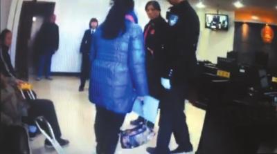 北京女子大鬧法庭推搡法官撕毀文書被判10個月