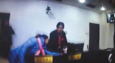 北京女子大鬧法庭推搡法官撕毀文書被判10個月