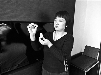 ���L������ӛ�߳�ʾŮ�����׃��@͵͵���صġ������`����ˎƬ