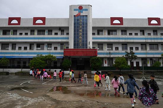 湖南一小鄉(xiāng)村走出21位博士百余碩士 有何秘籍?