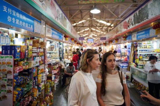 5��8�գ�����Դ���Ј�(ch��ng)����(l��i)�Ե�(gu��)��Sandra Saewert�����c����һ����Ј�(ch��ng)��