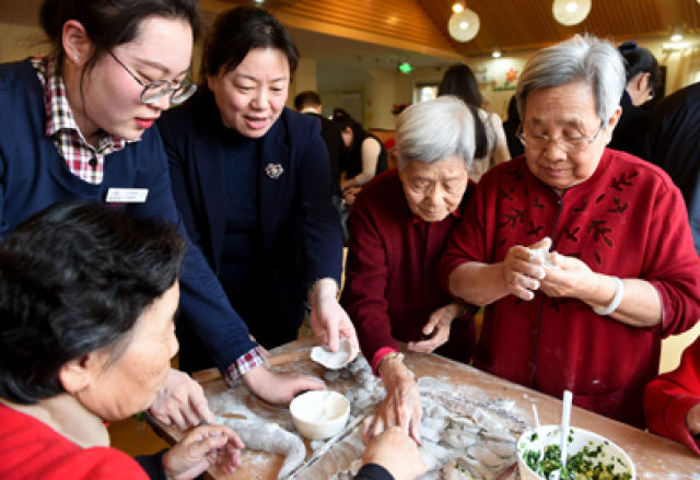 ���g������(ji��n)��һ���Ǻ�һ�����ҵĳ־Ñ�(zh��n)