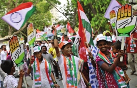 4��7��,ӡ�����I,�����h��֧�������څ���һ��(g��)��(j��ng)�x����(hu��)���D/IC