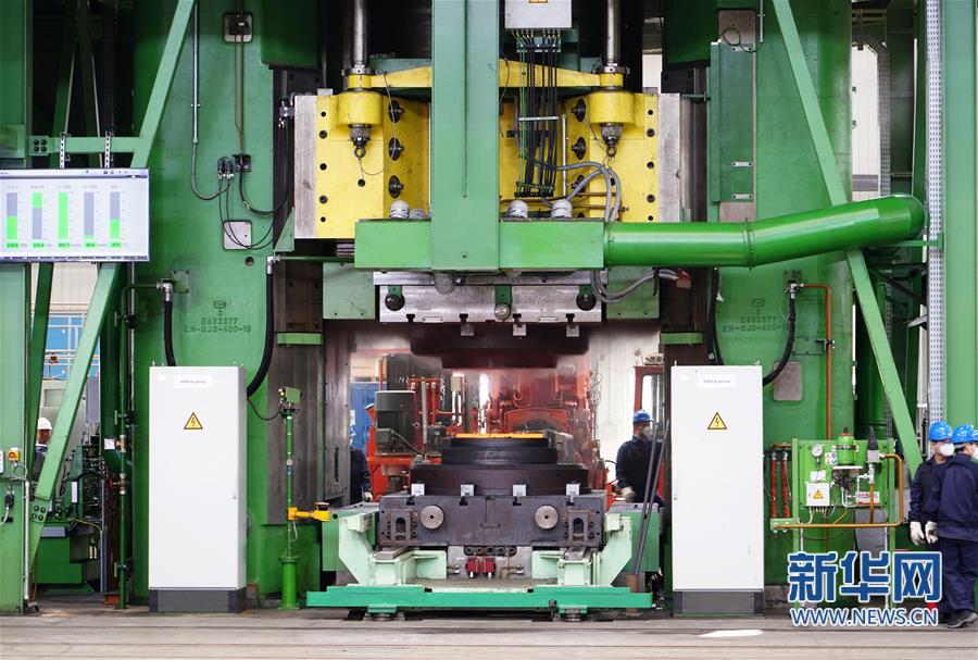 ����(j��ng)��(j��)����1���к��ؙC(j��)200MN늄����������C(j��)������Ͷ��ʹ��