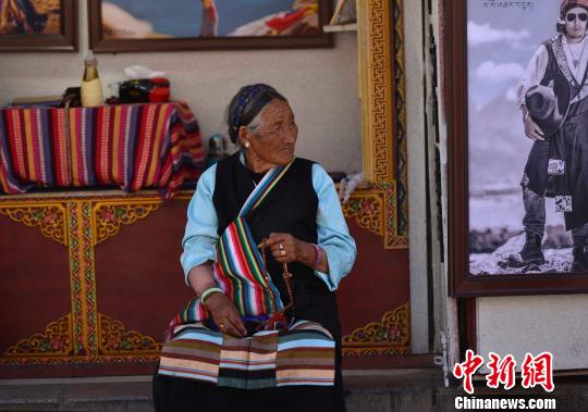 �������˳������_�������������r�������O�� �z